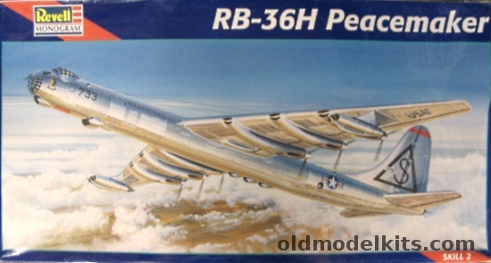 Monogram 1/72 RB-36H Or B-36H Peacemaker - 28th Strategic Reconnaissance Wing Ellsworth AFB S. Dakota (RB-36H) - 7th Bomb Wing Carswell AFB Texas (B-36H), 85-5710 plastic model kit